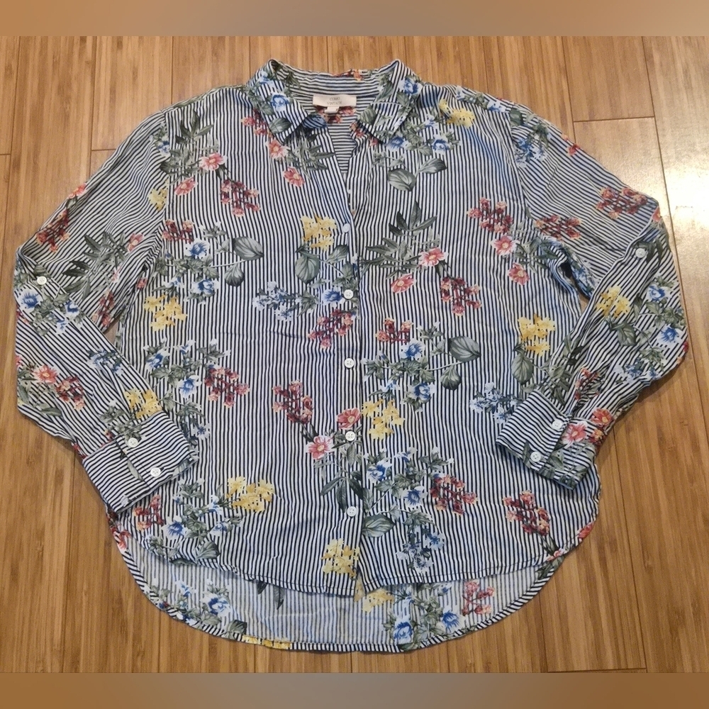 NWOT Como Vintage Floral Striped Button-Up Shirt